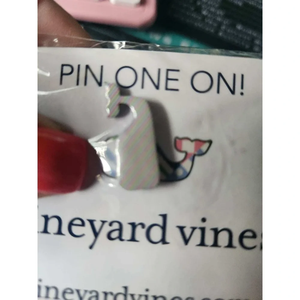 Vineyard Vines Whale Pin Unisex OS Multi-Color NEW Striped Enamel Logo Accessory